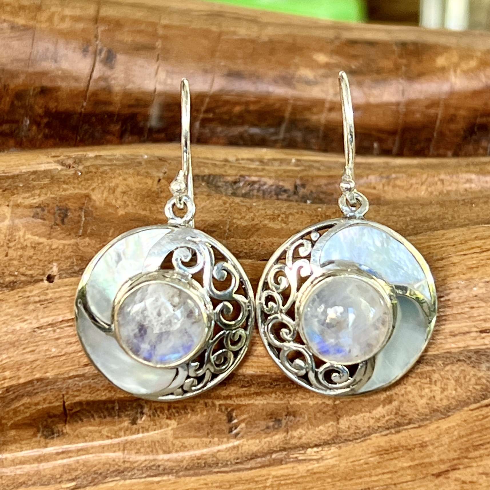 (HANDMADE 925 BALI STERLING SILVER FILIGREE EARRINGS WITH MOTHER OF PEARL)